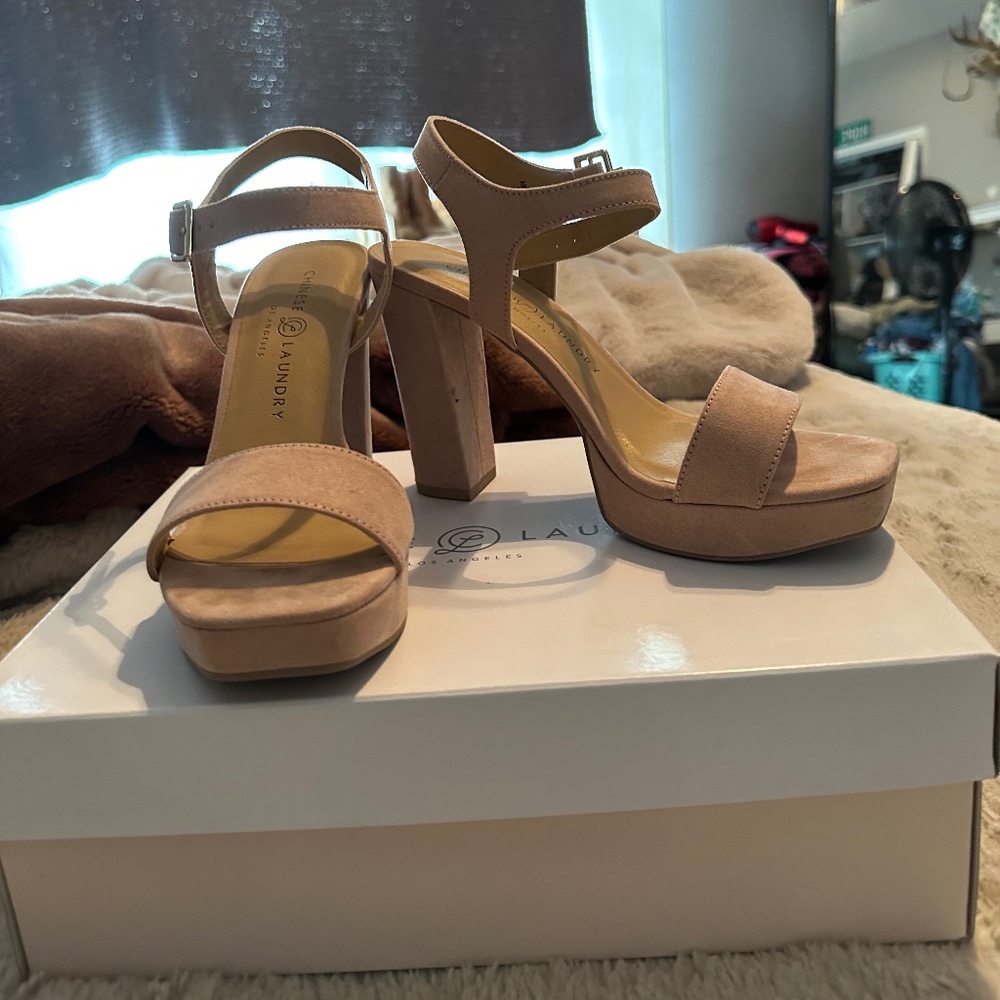 Chinese Laundry size 7 heels